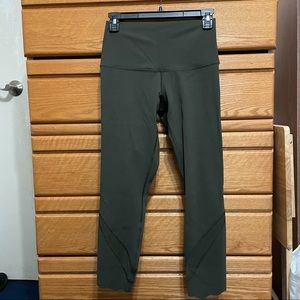 Wunder Under Crop Scalloped